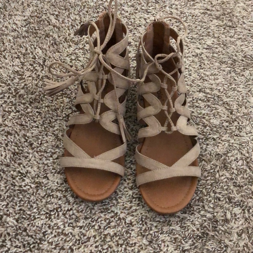 Women’s shoes
